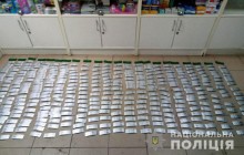 В мережі аптек на Донеччині масово продавали наркотики (фото)