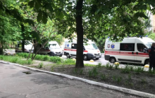 "Парни без ног и с другими тяжелыми ранениями": в Киев прибыл новый борт с ранеными бойцами с Донбасса (видео)
