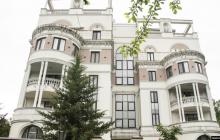 Журналісти показали елітну квартиру дружини Зеленського в окупованому Криму (відео)