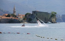 Чорногорія дозволила в'їзд українцям, але назвала умови