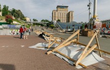 "Погром": Музей революції гідності розкритикував активістів за знесення паркану на Інститутській