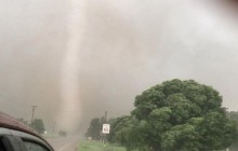 В центре США пронеслись полсотни смерчей (видео)