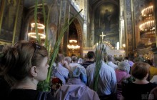 В Украине сегодня отмечают Троицу: президент и премьер поздравили верующих