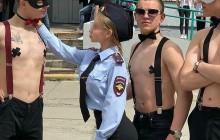 "Дети креативные, молодцы": российский депутат похвалил школьников за БДСМ-выпускной