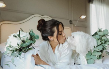 Новоспечена дружина Каменських зачарувала мережу фото в ліжку зі своїм улюбленцем