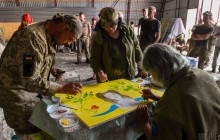 Волонтеры привезли подарки украинским бойцам на Донбассе (фоторепортаж)