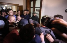 Активісти, що ввірвалися у Львівську ратушу, шукали по кабінетах заступників Садового (фото, відео)