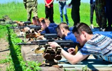 "Яскраве дитинство": бойовики «ДНР» вчать школярів стріляти з автоматів