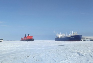 Путін трощить арктичні льоди, поки НАТО ледь тримається на плаву, - Bloomberg