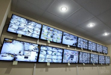 У Мелітополі на стовпах розвішують камери відеоспостереження