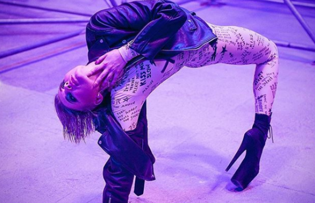 "Викликайте екзорциста": MARUV еротично позувала на зйомках нового кліпу (фото)