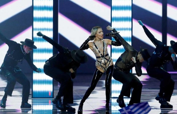 Високі чоботи та вузькі труси: учасницю Євробачення висміяли через розпусний костюм (відео)