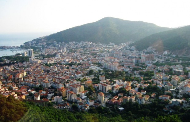 У Чорногорії заборонили куріння у ресторанах і кафе