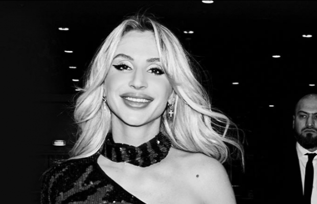 "Приїхала до коханого": Лобода підкорила мережу своєю усмішкою на фото з Німеччини