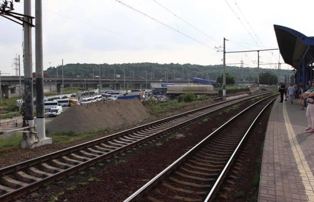 Экспресс в «Борисполь» будет делать еще одну остановку - на Выдубичах начали строить платформу