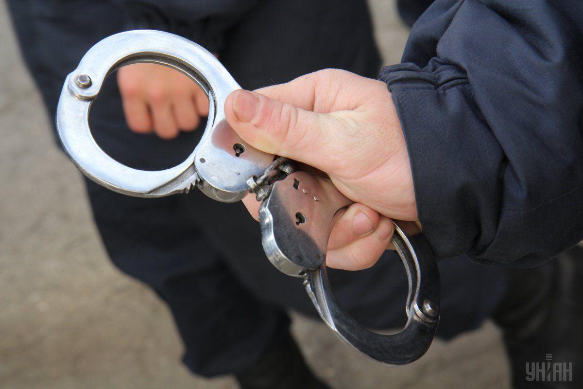 По словам бабушки мальчика, полицейские просто развлекались / фото УНИАН По словам бабушки мальчика, полицейские просто развлекались / фото УНИАН