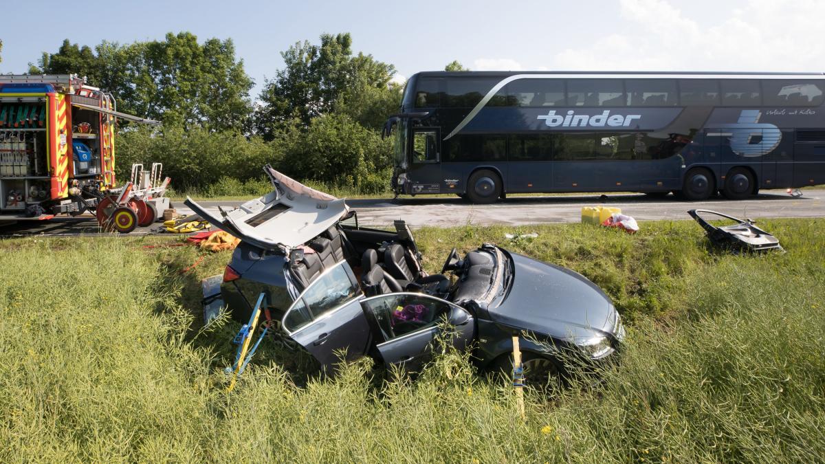За даними поліції, в автобусі перебувало 49 школярів / Фото: Welt За даними поліції, в автобусі перебувало 49 школярів / Фото: Welt