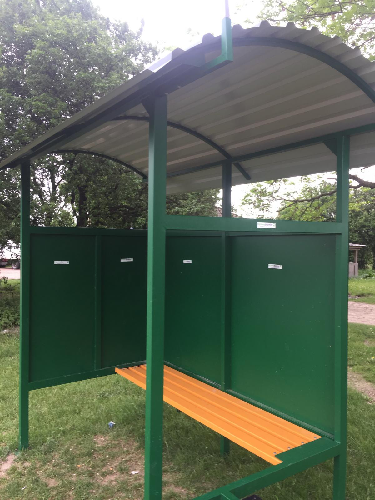 “Укрлендфармінг” Бахматюка збудував автобусні зупинки у найбільшому за територією районі України - Овруцькому