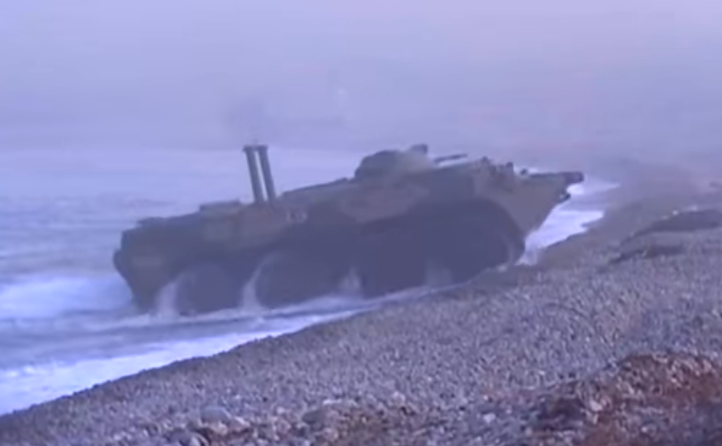 НП з БТРом сталася на навчаннях / Скріншот