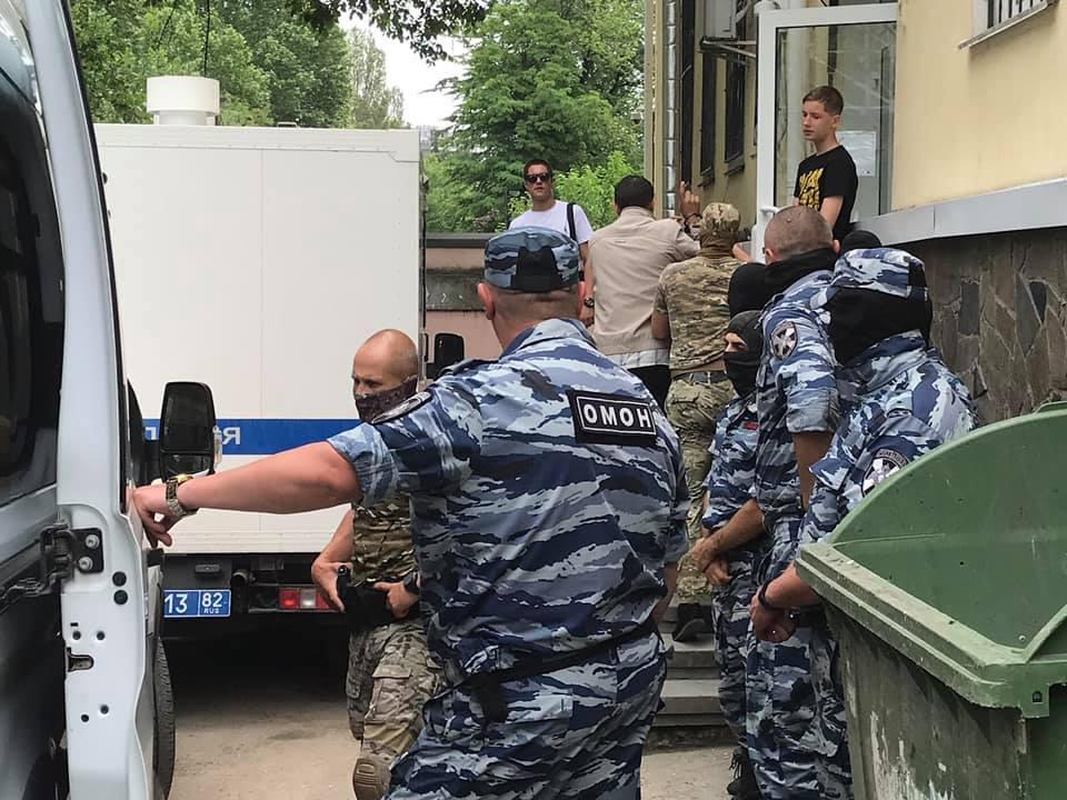 ЕС ожидает, что все незаконно взятые под стражу украинцы будут освобождены / фото: facebook.com/crimeansolidarity ЕС ожидает, что все незаконно взятые под стражу украинцы будут освобождены / фото: facebook.com/crimeansolidarity
