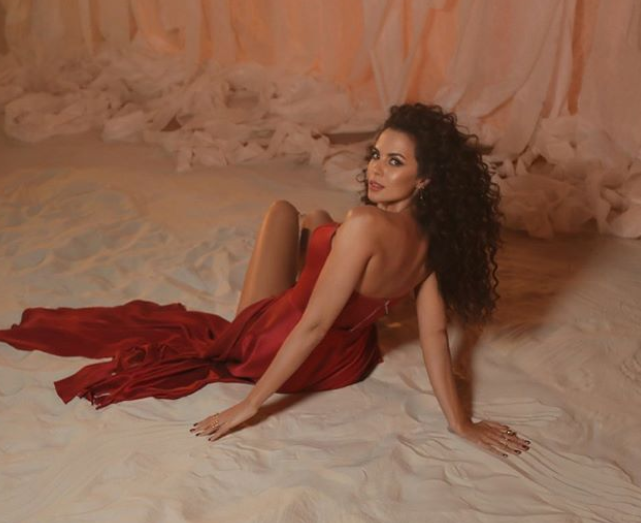 Настя Каменских удивила схожестью с американской певицей / instagram.com/kamenskux