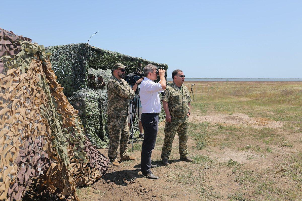 ВСУ на огонь противника на Донбассе давали, дают и будут давать ответ, заявил Полторак/ фото СНБО