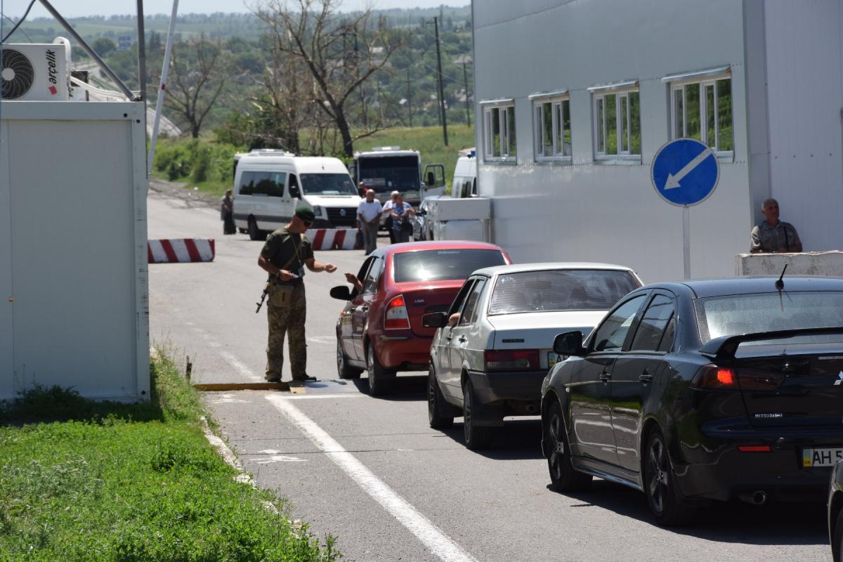КПВВ на Донбасі - усіх людей, які застрягли у "сірій зоні", відправлять на обсервацію / фото facebook.com/pressjfo.news