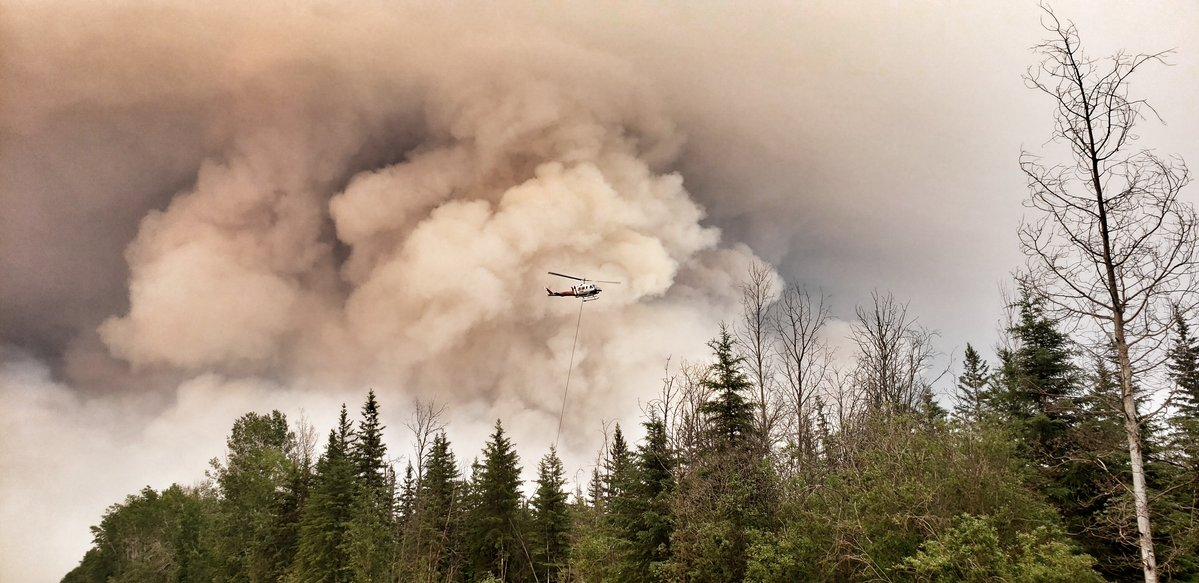 В Канаде бушует лесной пожар / twitter.com/AlbertaWildfire В Канаде бушует лесной пожар / twitter.com/AlbertaWildfire