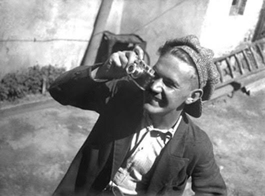 В Киеве создадут серию памятников легендарным фотожурналистам В Киеве создадут серию памятников легендарным фотожурналистам