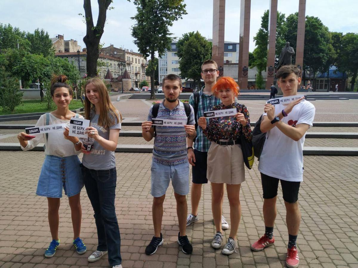 «Хабарі. Не беру. Не даю»: львівський бізнесмен Ростислав Мельник розпочав акцію боротьби з корупцією «Хабарі. Не беру. Не даю»: львівський бізнесмен Ростислав Мельник розпочав акцію боротьби з корупцією