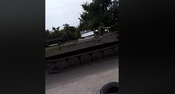 Техніка їхала з Луганська / Скріншот Техніка їхала з Луганська / Скріншот