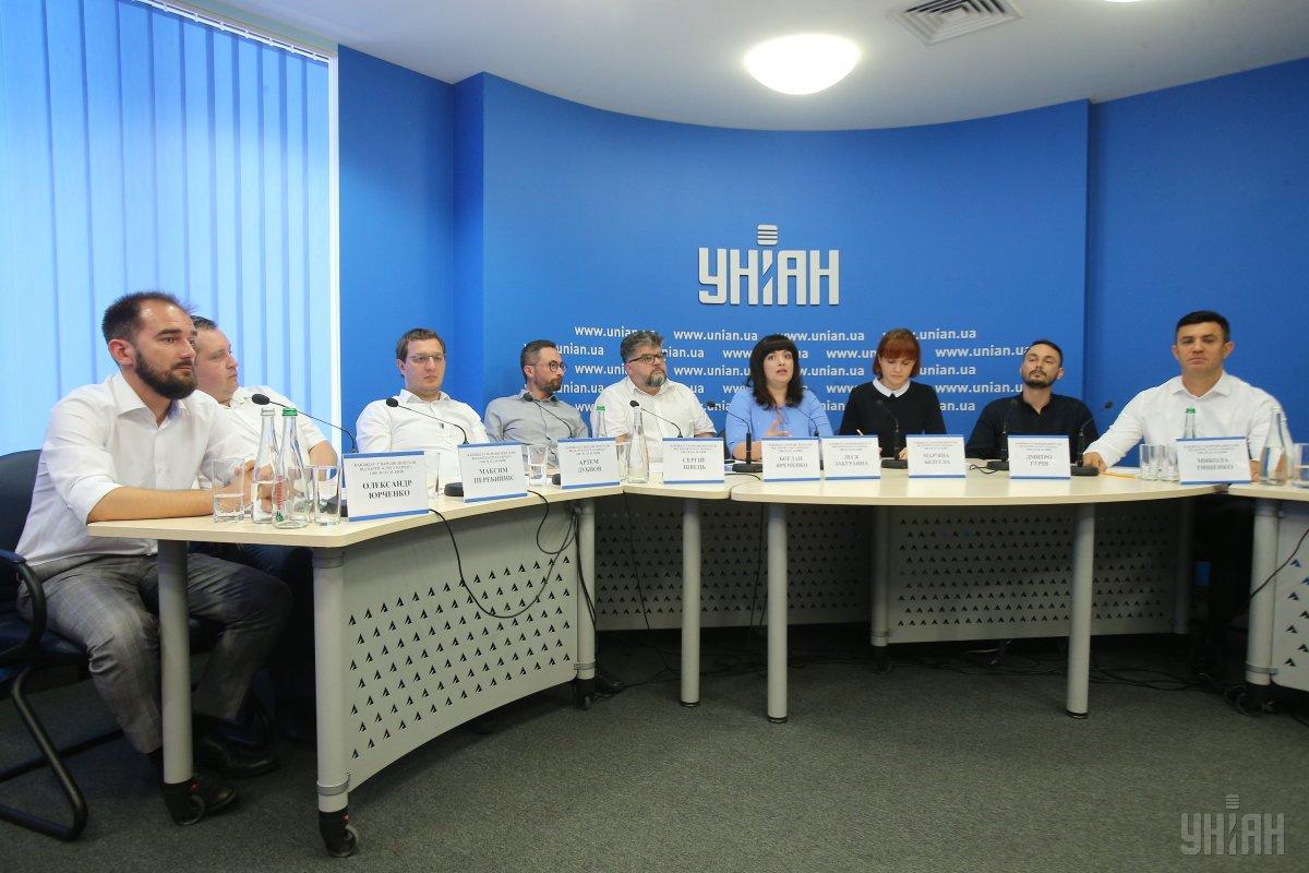"Слуга народа" представила кандидатов в народные депутаты во всех одномандатных округах Киева / УНИАН "Слуга народа" представила кандидатов в народные депутаты во всех одномандатных округах Киева / УНИАН
