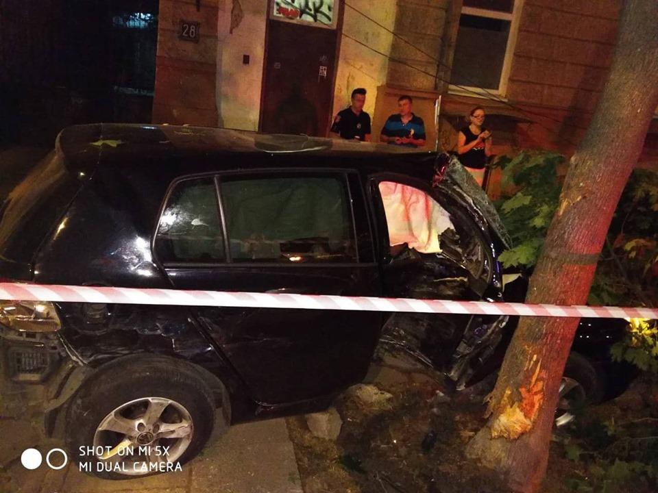 Водитель и пассажир пытались скрыться с места ДТП / фото управления патрульной полиции в Одесской области Водитель и пассажир пытались скрыться с места ДТП / фото управления патрульной полиции в Одесской области