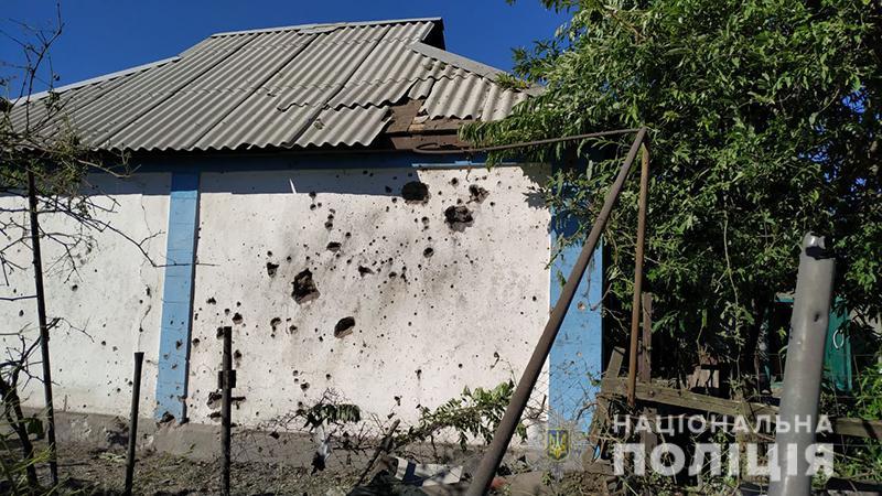 Боевики обстреляли жилые кварталы Авдеевки / фото mvs.gov.ua Боевики обстреляли жилые кварталы Авдеевки / фото mvs.gov.ua