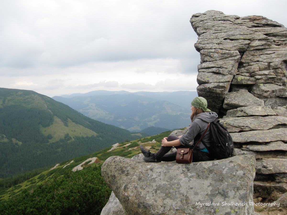 Скелі на горі Вухатий Камінь / фото Myroslava Shulhevich