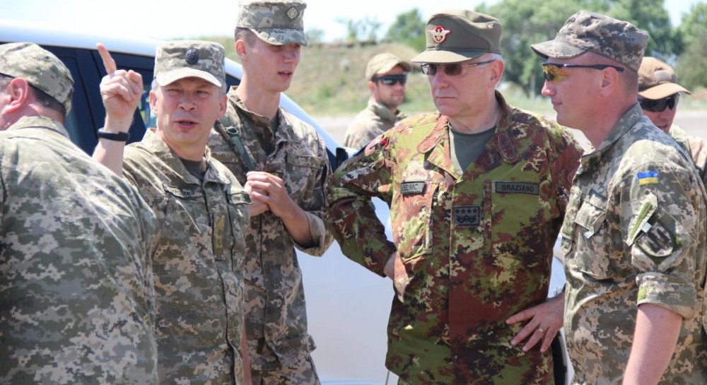 EU military delegation visits Joint Forces Operation zone in Donbas | UNIAN