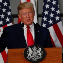 Трамп пугает обвалом экономики США, если его не переизберут президентом