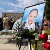 В Одесской области простились с убитой Дарьей Лукьяненко: хоронили в закрытом гробу, людям становилось плохо (фоторепортаж)