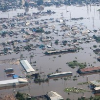 В Сибири целый город уходит под воду, некоторые поселения отрезало от всего мира (фото, видео)
