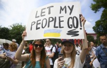 У Києві проходить марш за звільнення політичних заручників Кремля (фото, відео)