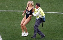 Американська модель в купальнику вибігла на поле під час фіналу Ліги чемпіонів (фото)