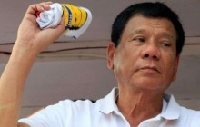 "Был немного геем": 74-летний президент Филиппин рассказал, как "стал мужчиной"