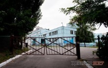 В Киеве из окна четвертого этажа школы выпрыгнула семиклассница