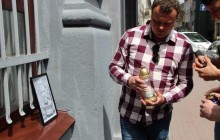Во Львове возле управления полиции зажгли лампадки в память об убитом мальчике