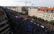 У Празі 120 тисяч людей вийшли на вулиці проти прем'єра Бабіша (фото)