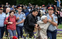 В Казахстане проходят выборы президента: полиция массово задерживает противников преемника Назарбаева (фото)