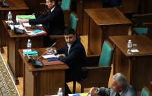 Зеленський назвав оскарження указу про розпуск Ради спробою нардепів втриматися за свої крісла