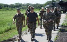 Делегация СНБО во главе с Данилюком посетила передовую под Авдеевкой (фото, видео)