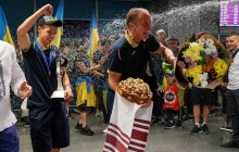 В "Борисполе" встретили юниорскую сборную Украины после победы на чемпионате мира (фото, видео)