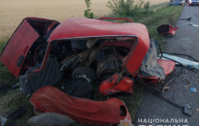 На трасі Київ-Одеса сталася моторошна ДТП: загинули три людини, ще четверо госпіталізовані (фото)